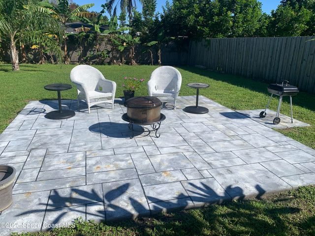 2101 Acacia Street NE, Palm Bay, FL 32905