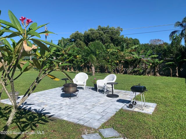 2101 Acacia Street NE, Palm Bay, FL 32905