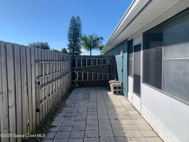 2101 Acacia Street NE, Palm Bay, FL 32905