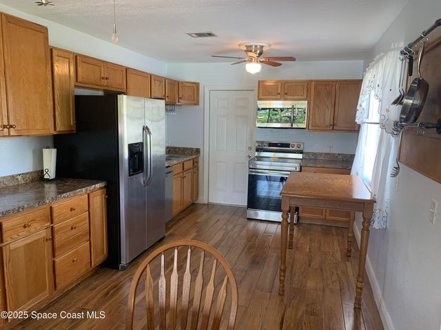 2101 Acacia Street NE, Palm Bay, FL 32905