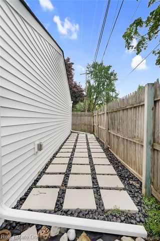705 N Dorchester Avenue, Royal Oak, MI 48067