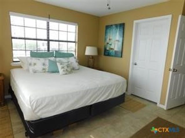 739 Marshall Johnson Avenue, Port Lavaca, TX 77979