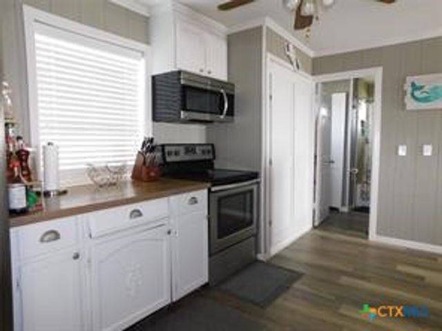 739 Marshall Johnson Avenue, Port Lavaca, TX 77979