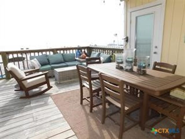 739 Marshall Johnson Avenue, Port Lavaca, TX 77979