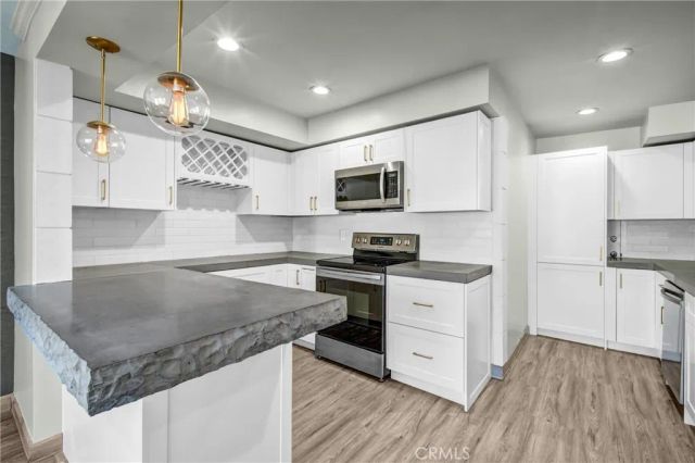972 E California 304, Pasadena, CA 91106