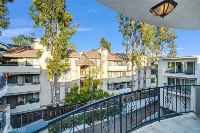 972 E California 304, Pasadena, CA 91106