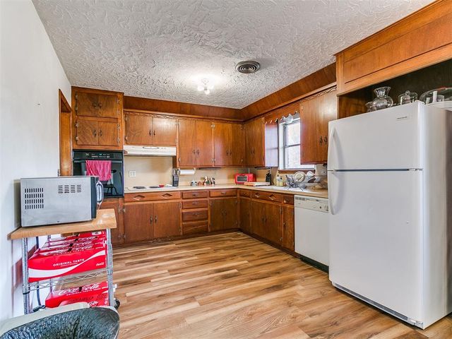 118 S Mercedes Drive, Norman, OK 73069