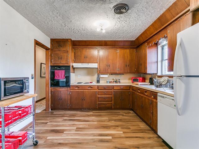 118 S Mercedes Drive, Norman, OK 73069