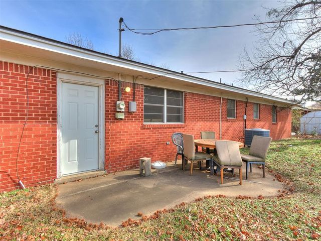 118 S Mercedes Drive, Norman, OK 73069