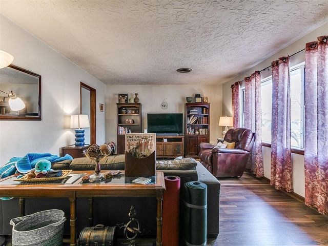 118 S Mercedes Drive, Norman, OK 73069