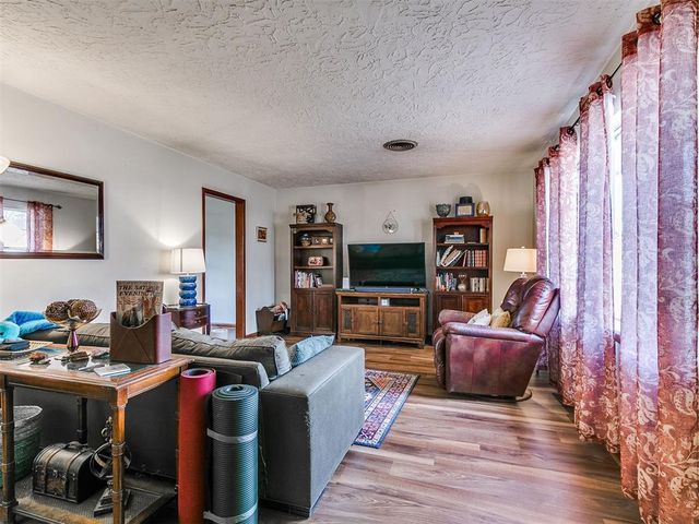 118 S Mercedes Drive, Norman, OK 73069