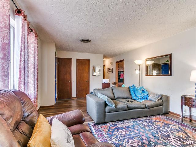 118 S Mercedes Drive, Norman, OK 73069