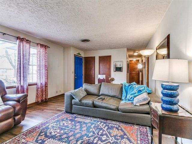 118 S Mercedes Drive, Norman, OK 73069