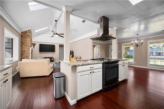 711 TANGLEWOOD Drive, Alexandria, LA 71303