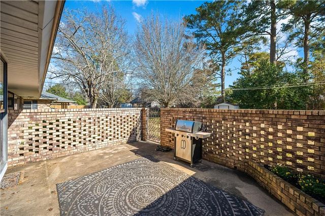 711 TANGLEWOOD Drive, Alexandria, LA 71303