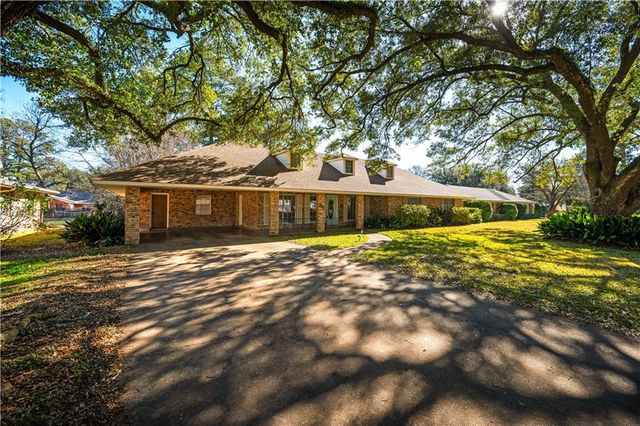 711 TANGLEWOOD Drive, Alexandria, LA 71303