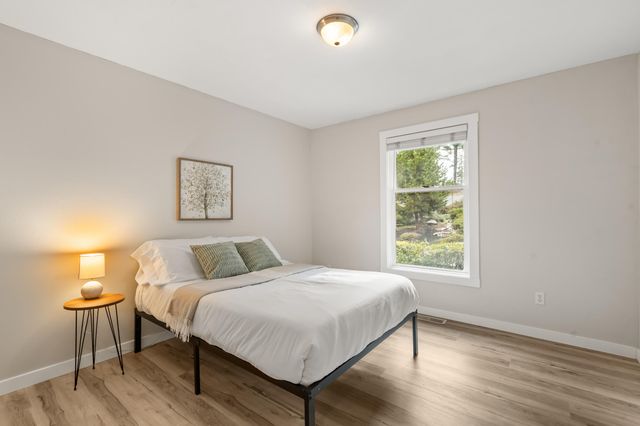 170 Pine Ridge Drive, Grants Pass, OR 97527