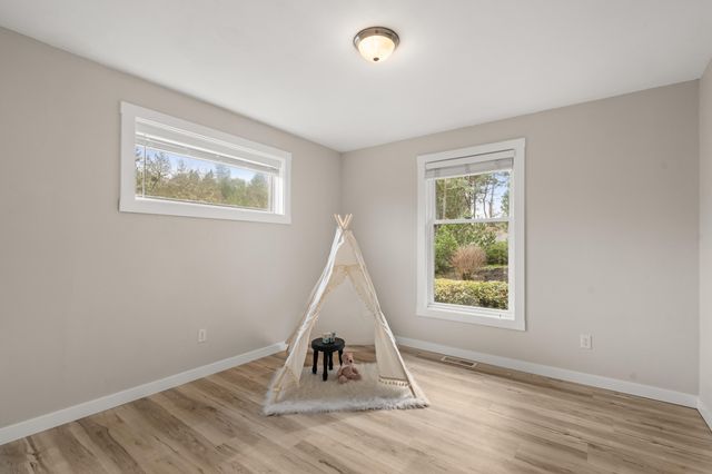 170 Pine Ridge Drive, Grants Pass, OR 97527