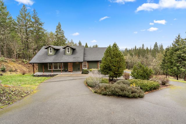 170 Pine Ridge Drive, Grants Pass, OR 97527