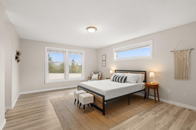 170 Pine Ridge Drive, Grants Pass, OR 97527