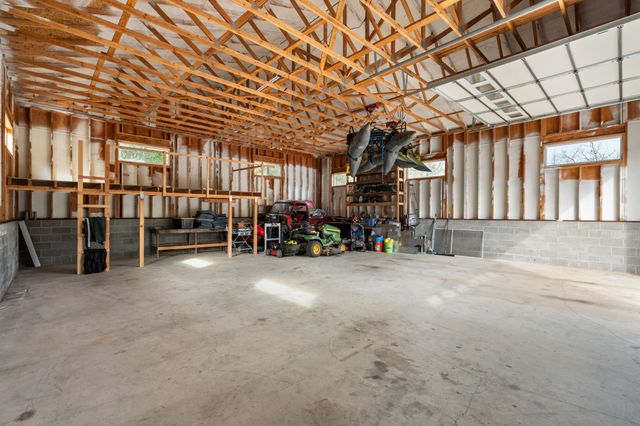 170 Pine Ridge Drive, Grants Pass, OR 97527