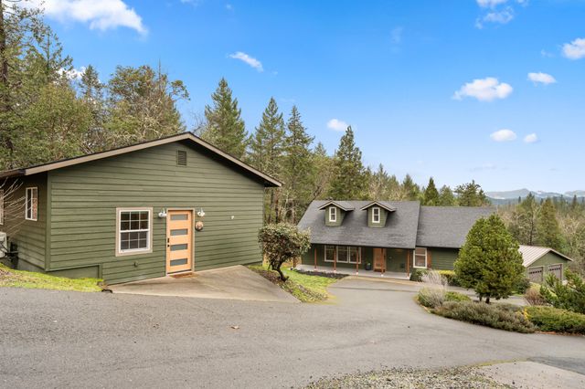 170 Pine Ridge Drive, Grants Pass, OR 97527