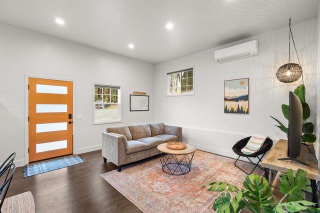 170 Pine Ridge Drive, Grants Pass, OR 97527