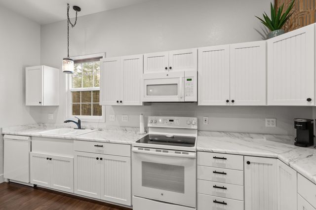 170 Pine Ridge Drive, Grants Pass, OR 97527