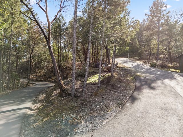 170 Pine Ridge Drive, Grants Pass, OR 97527