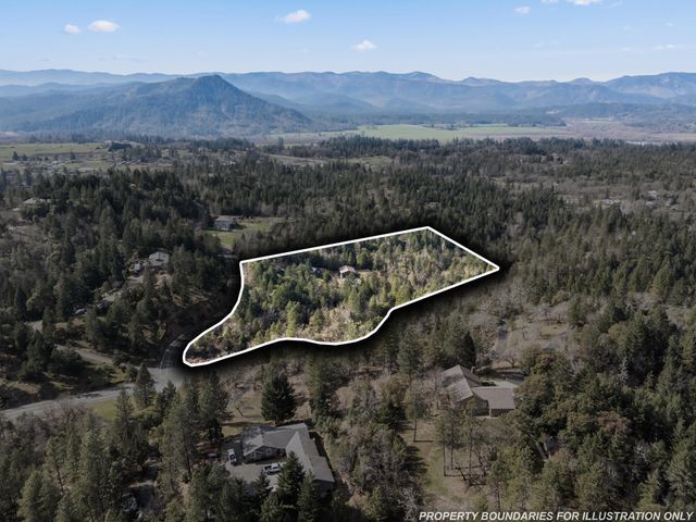 170 Pine Ridge Drive, Grants Pass, OR 97527