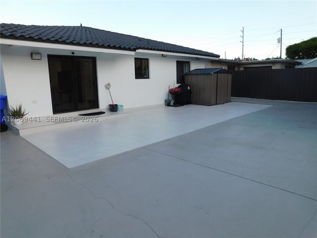 330 NW 43rd Pl 332, Miami, FL 33126