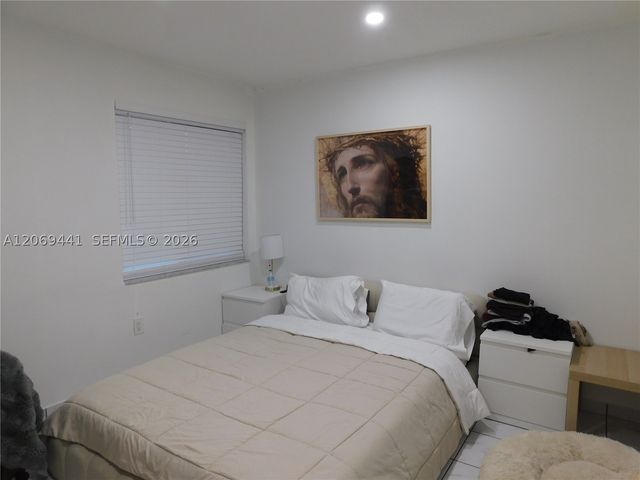 330 NW 43rd Pl 332, Miami, FL 33126