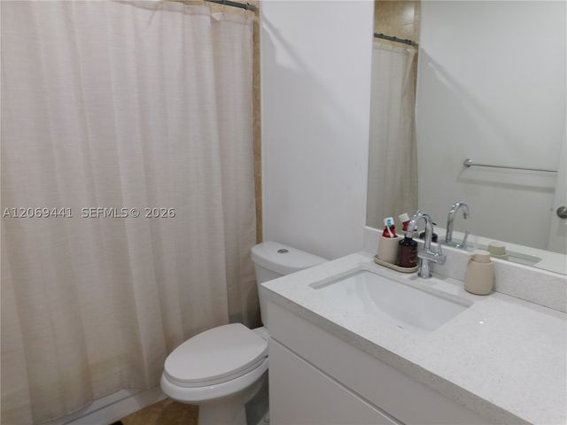 330 NW 43rd Pl 332, Miami, FL 33126