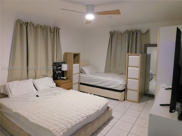 330 NW 43rd Pl 332, Miami, FL 33126