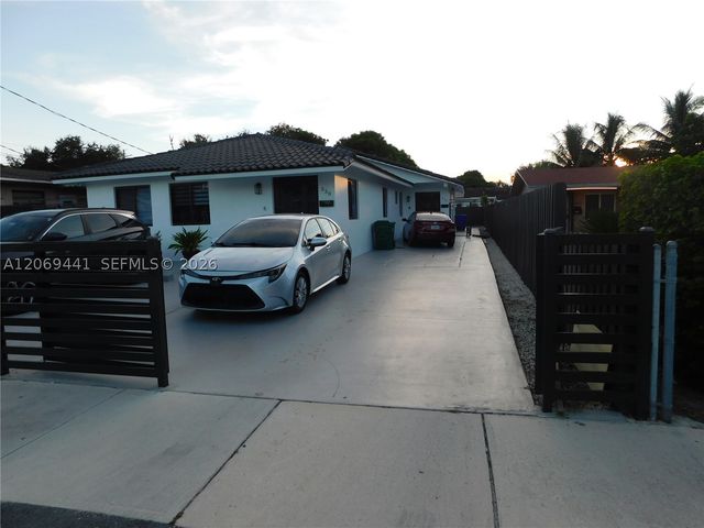 330 NW 43rd Pl 332, Miami, FL 33126