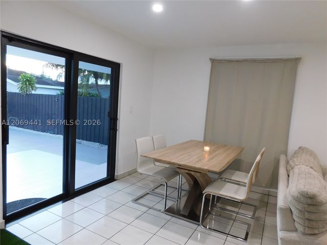 330 NW 43rd Pl 332, Miami, FL 33126