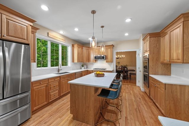22 Sawyer Ln, Middleton, MA 01949