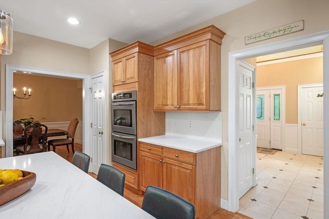 22 Sawyer Ln, Middleton, MA 01949