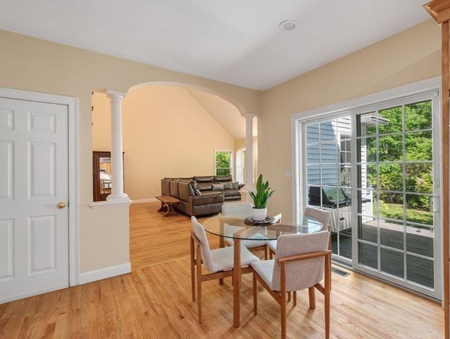 22 Sawyer Ln, Middleton, MA 01949