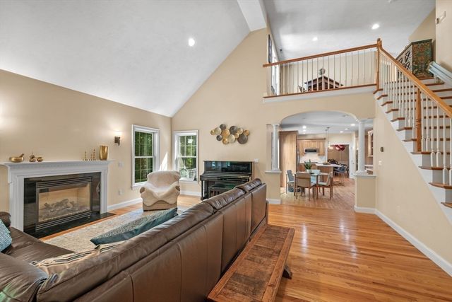 22 Sawyer Ln, Middleton, MA 01949