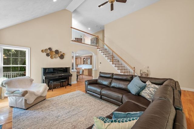 22 Sawyer Ln, Middleton, MA 01949