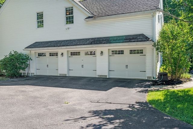 22 Sawyer Ln, Middleton, MA 01949