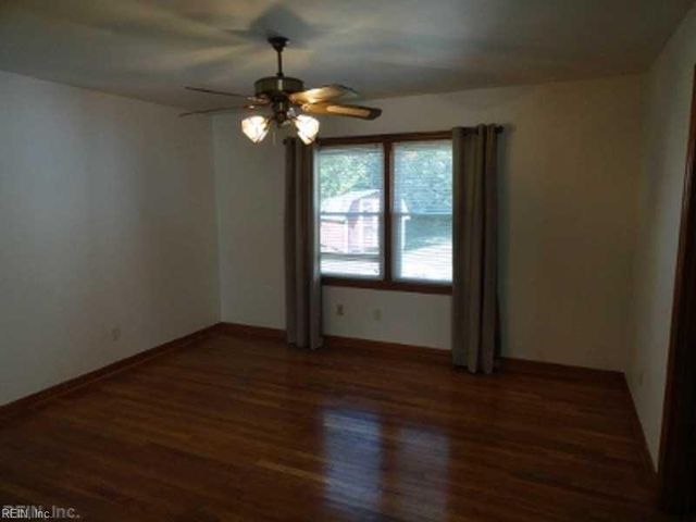 40 Bonita DR, Newport News, VA 23602