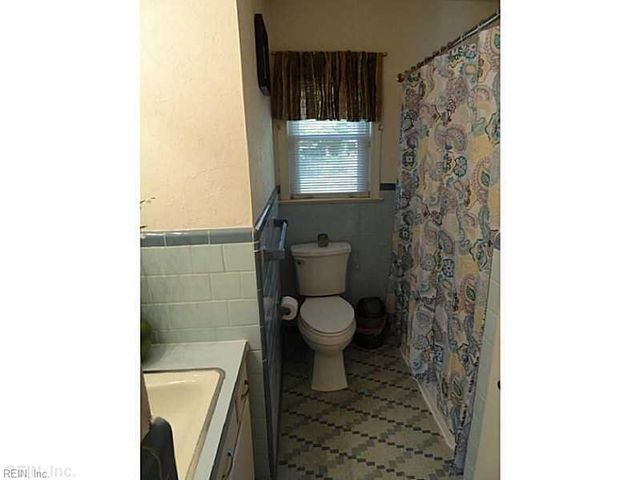 40 Bonita DR, Newport News, VA 23602