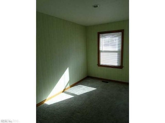 40 Bonita DR, Newport News, VA 23602