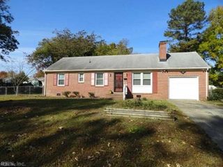40 Bonita DR, Newport News, VA 23602