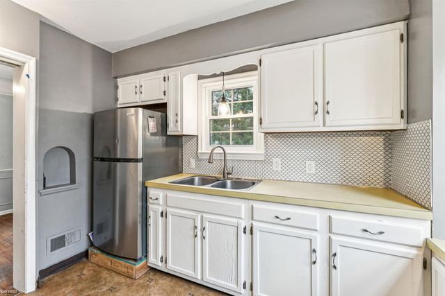 2313 Brookside Drive, Flint, MI 48503