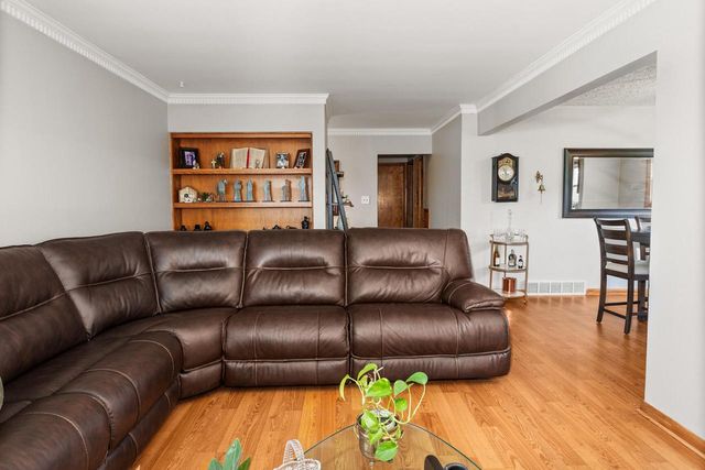13540 W Dakota STREET, New Berlin, WI 53151