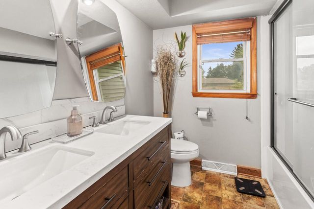 13540 W Dakota STREET, New Berlin, WI 53151
