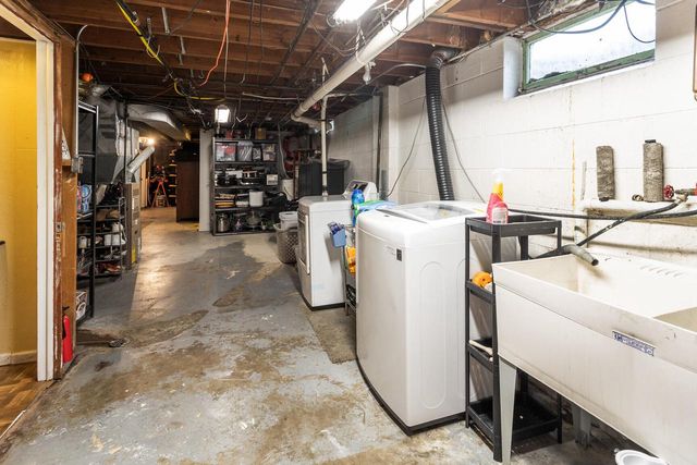13540 W Dakota STREET, New Berlin, WI 53151